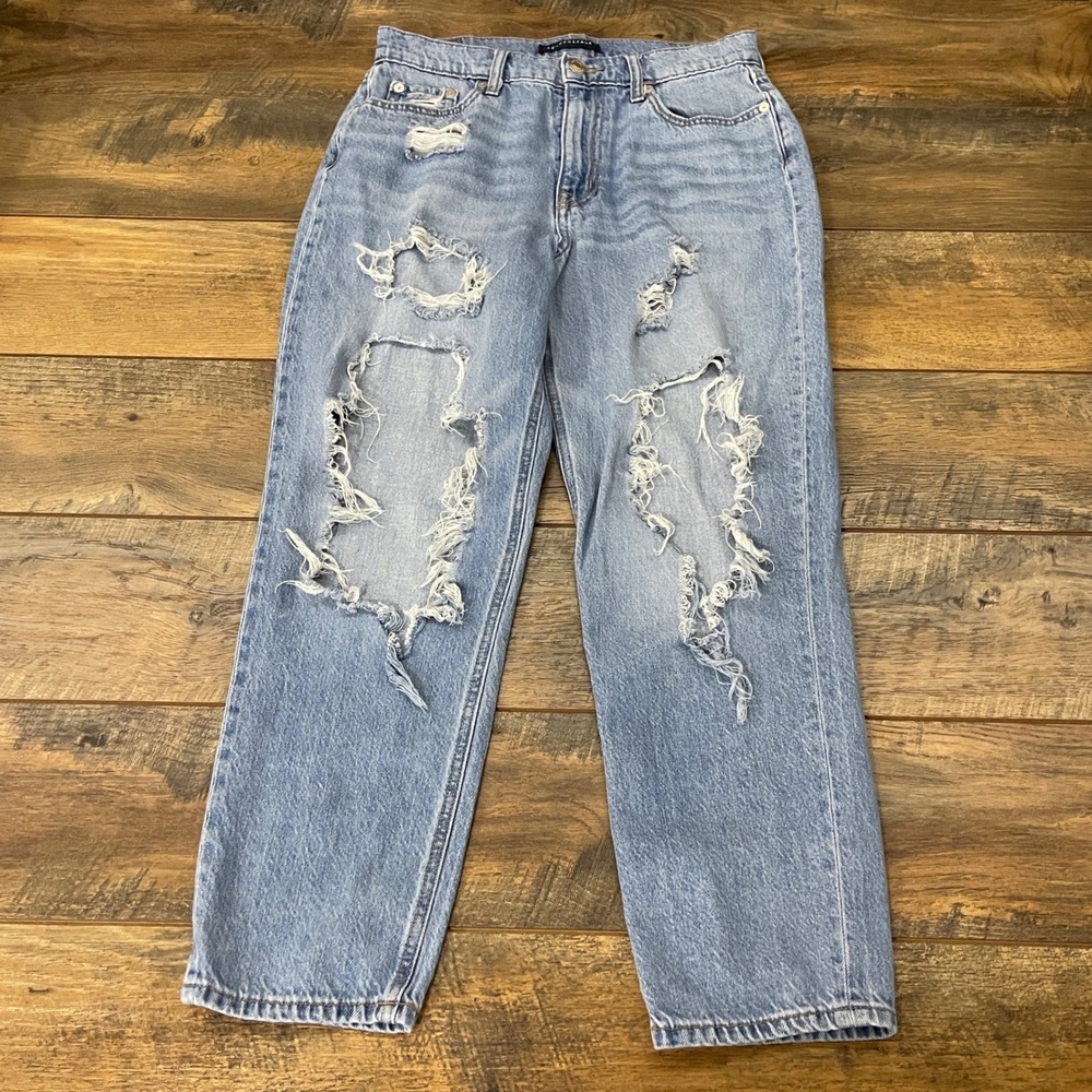 Aeropostale Light Wash Distressed Ripped High Rise Mom Jeans Size 8 Grunge Crop